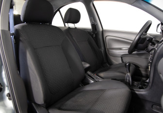 Подержанный автомобиль Nissan Almera Classic 2008 года (17 фото)