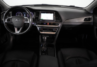 Подержанный автомобиль Hyundai Sonata 2019 года (9 фото)