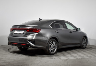Подержанный автомобиль Kia Cerato Sedan 2021 года (5 фото)