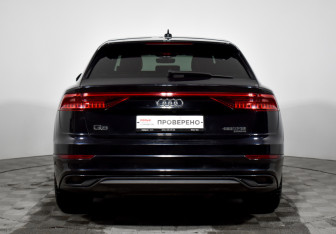 Подержанный автомобиль Audi Q8 2019 года (6 фото)
