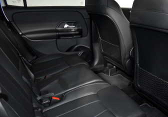 Подержанный автомобиль Mercedes-Benz GLB 2020 года (14 фото)