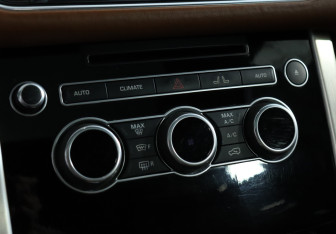Подержанный автомобиль Land Rover Range Rover 2013 года (18 фото)