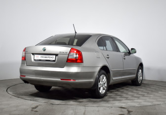 Подержанный автомобиль Skoda Octavia Liftback 2012 года (5 фото)