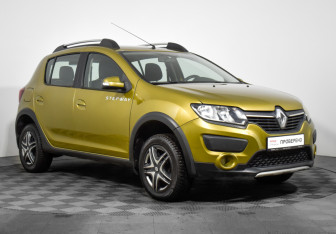 Подержанный автомобиль Renault Sandero 2017 года (3 фото)