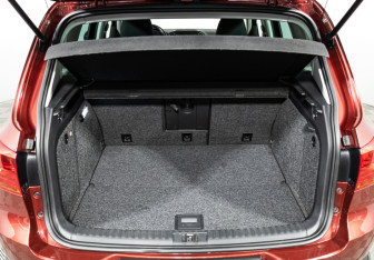 Подержанный автомобиль Volkswagen Tiguan 2012 года (15 фото)