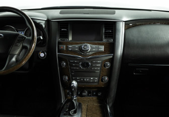 Подержанный автомобиль Infiniti QX80 2014 года (14 фото)