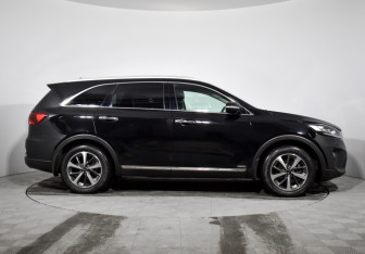 Подержанный автомобиль Kia Sorento 2018 года (4 фото)