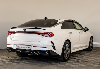 Подержанный автомобиль Kia K5 2020 года (5 фото)
