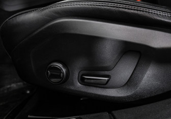 Подержанный автомобиль Volvo V60 2018 года (25 фото)