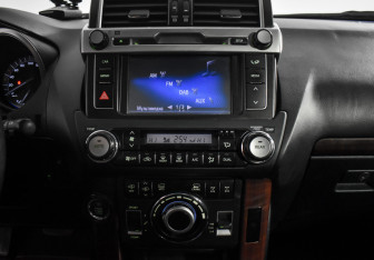 Подержанный автомобиль Toyota Land Cruiser Prado 2014 года (17 фото)