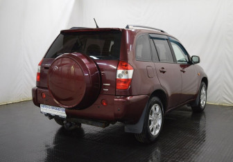 Подержанный автомобиль Chery Tiggo (T11) 2011 года (5 фото)