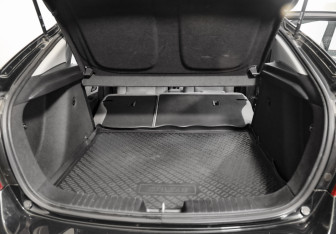 Подержанный автомобиль Chevrolet Cruze Hatchback 2012 года (23 фото)