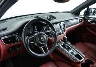 Подержанный автомобиль Porsche Macan 2015 года (17 фото)