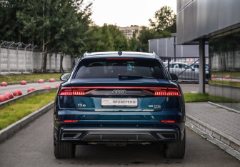 Подержанный автомобиль Audi Q8 2018 года (7 фото)
