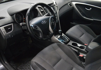Подержанный автомобиль Hyundai i30 Hatchback 2016 года (10 фото)