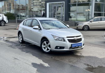Подержанный автомобиль Chevrolet Cruze Hatchback 2012 года (3 фото)