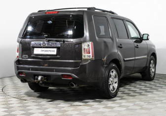 Подержанный автомобиль Honda Pilot 2013 года (5 фото)