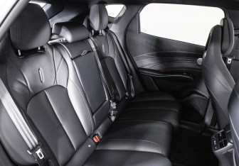 Подержанный автомобиль Omoda C7 2025 года (16 фото)