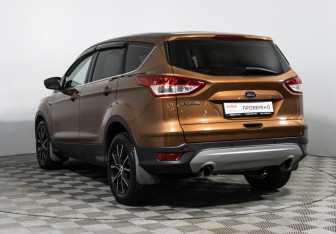Подержанный автомобиль Ford Kuga 2016 года (7 фото)