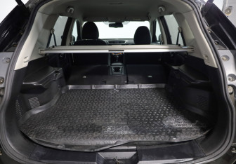 Подержанный автомобиль Nissan X-Trail 2017 года (23 фото)