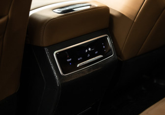 Подержанный автомобиль Changan CS95 2024 года (26 фото)