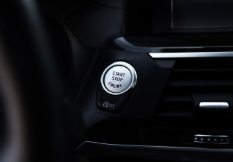 Подержанный автомобиль BMW X4 2019 года (4 фото)