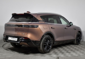 Подержанный автомобиль Voyah Free 2024 года (5 фото)