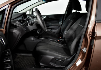 Подержанный автомобиль Ford Fiesta Sedan 2016 года (10 фото)
