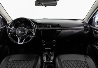 Подержанный автомобиль Kia Rio Hatchback 2018 года (10 фото)