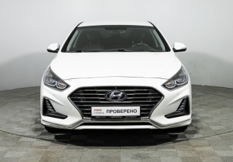 Подержанный автомобиль Hyundai Sonata 2019 года (2 фото)