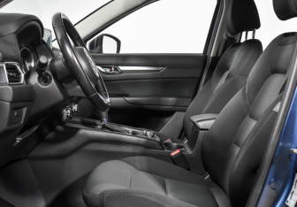 Подержанный автомобиль Mazda CX-5 2017 года (10 фото)