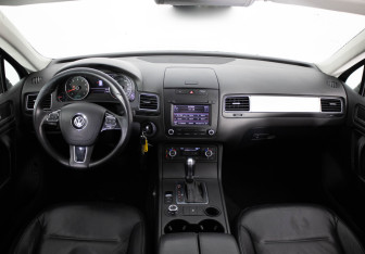 Подержанный автомобиль Volkswagen Touareg 2011 года (9 фото)