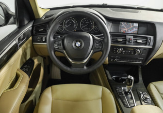 Подержанный автомобиль BMW X3 2012 года (11 фото)