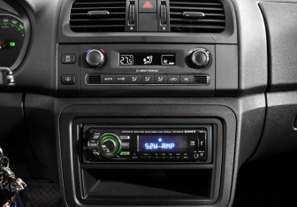 Подержанный автомобиль Skoda Fabia Hatchback 2011 года (14 фото)