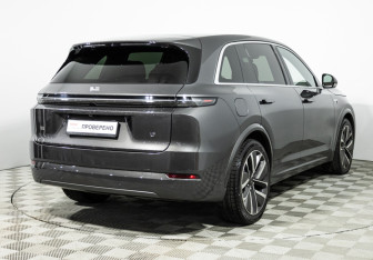 Подержанный автомобиль LiXiang L7 2024 года (5 фото)