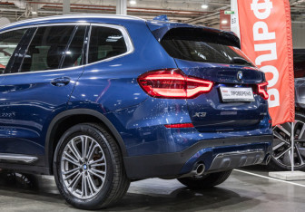 Подержанный автомобиль BMW X3 2020 года (12 фото)