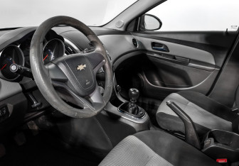 Подержанный автомобиль Chevrolet Cruze Sedan 2013 года (9 фото)