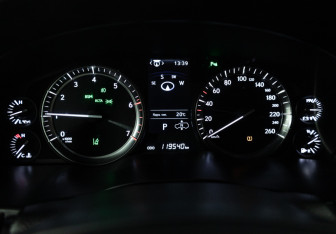 Подержанный автомобиль Lexus LX 2020 года (12 фото)