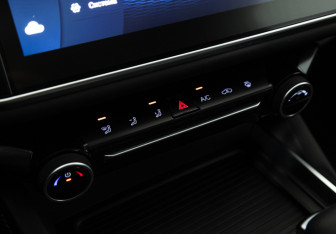 Подержанный автомобиль Omoda S5 2023 года (17 фото)