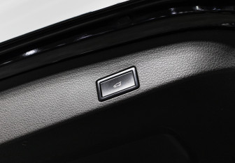 Подержанный автомобиль Volkswagen Touareg 2014 года (22 фото)