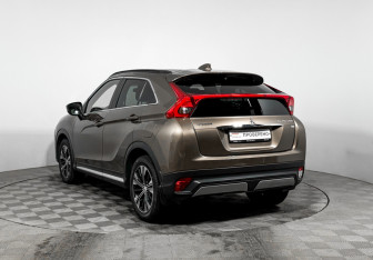 Подержанный автомобиль Mitsubishi Eclipse Cross 2018 года (7 фото)