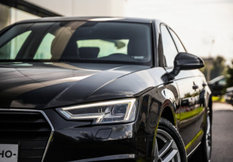 Подержанный автомобиль Audi A4 Sedan 2018 года (2 фото)