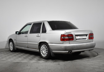 Подержанный автомобиль Volvo S70 1997 года (7 фото)