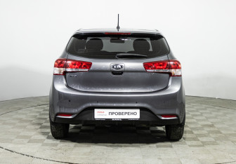 Подержанный автомобиль Kia Rio Hatchback 2016 года (6 фото)