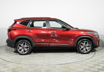 Подержанный автомобиль Kia Seltos 2021 года (4 фото)