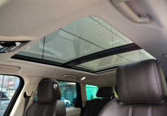 Подержанный автомобиль Land Rover Range Rover Sport 2017 года (28 фото)