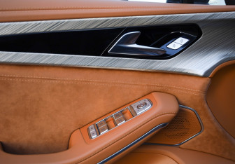 Подержанный автомобиль Hongqi H9 2024 года (21 фото)