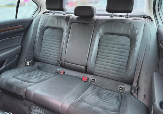 Подержанный автомобиль Volkswagen Passat Sedan 2017 года (11 фото)