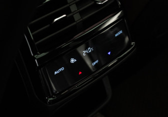 Подержанный автомобиль Geely Monjaro 2023 года (28 фото)