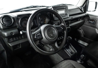 Подержанный автомобиль Suzuki Jimny 2019 года (11 фото)